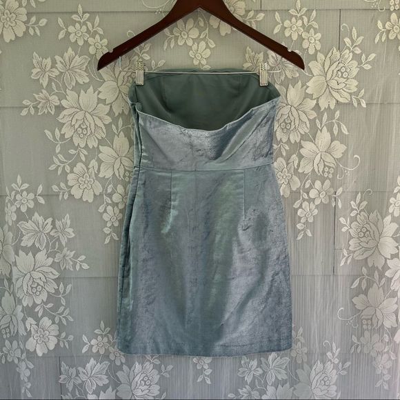 Urban Outfitters Strapless Velvet Mini Going Out Dress Light Blue size 2 - Picture 3 of 4